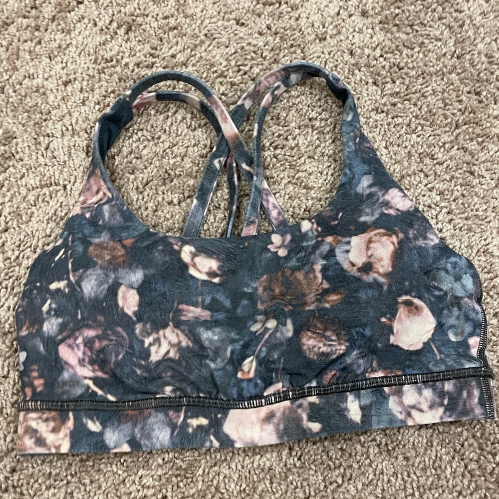Energy sports bra in floral print from Lululemon, size 6